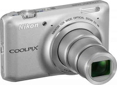 Компактный фотоаппарат Nikon Coolpix S6400 Silver - вид сбоку