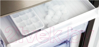 Холодильник с морозильником Beko RCNK355E21X