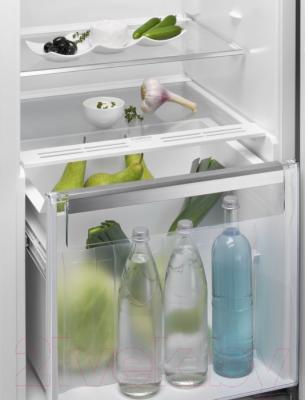 Встраиваемый холодильник Electrolux ERN3213AOW