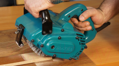 Профессиональная щеточная шлифмашина Makita 9741