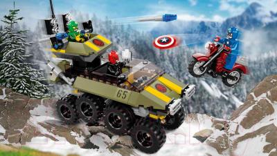 Конструктор Lego Super Heroes Капитан Америка против Гидры 76017