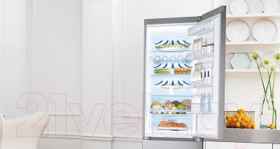 Холодильник с морозильником Samsung RB41J7857S4/WT