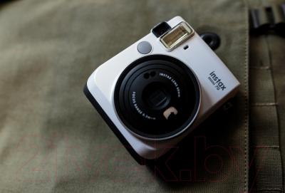 Фотоаппарат с мгновенной печатью Fujifilm Instax Mini 70 (белый)