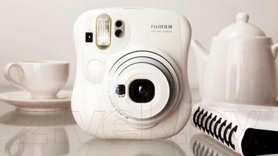 Фотоаппарат с мгновенной печатью Fujifilm Instax Mini 25 (белый)