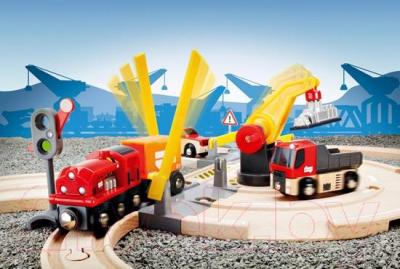 Железная дорога игрушечная Brio Rail & Road Crane Set 33208