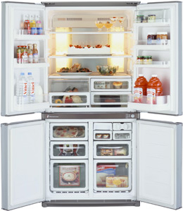 Холодильник с морозильником Sharp SJ-F95PE-BE - внутренний вид