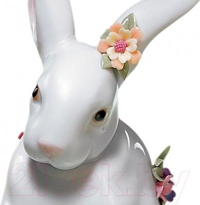 Статуэтка Lladro Animales "Сидящий кролик" (с цветами)