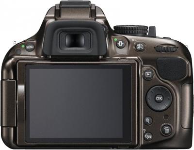 Зеркальный фотоаппарат Nikon D5200 Kit (18-55mm VR, бронзовый) - вид сзади