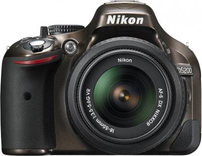 Зеркальный фотоаппарат Nikon D5200 Kit (18-55mm VR, бронзовый) - вид спереди