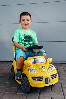 Детский автомобиль Sundays Mercedes Mini BJ21 (желтый)