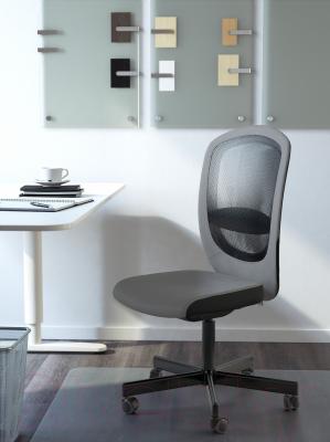 Кресло офисное Ikea Флинтан 202.904.66 (серый) - в интерьере
