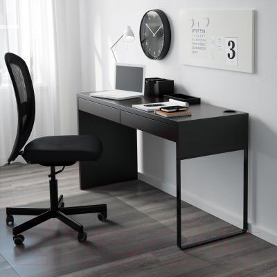 Письменный стол Ikea Микке 602.447.45 (черно-коричневый)