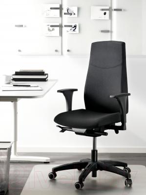 Кресло офисное Ikea Вольмар 391.372.43 (черный) - в интерьере