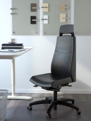Кресло офисное Ikea Вольмар 690.317.30 (черный) - в интерьере