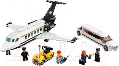 Конструктор Lego City Служба аэропорта для важных клиентов (60102)