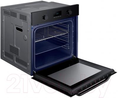 Электрический духовой шкаф Samsung NV70K1310BB/WT