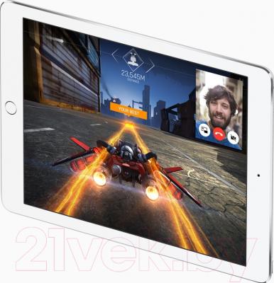 Планшет Apple iPad Pro 9.7" 128GB / MLMW2RK/A (серебристый)