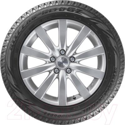 Зимняя шина Bridgestone Blizzak Revo GZ 215/45R17 87S