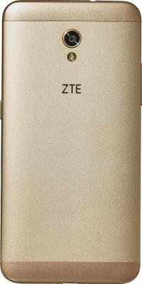 Смартфон ZTE Blade V7 (золото)