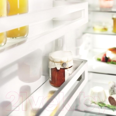 Холодильник с морозильником Liebherr CNbs 3915