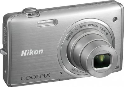 Компактный фотоаппарат Nikon Coolpix S5200 Silver - общий вид