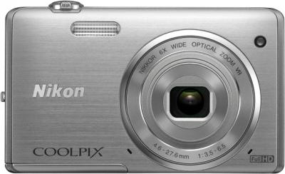 Компактный фотоаппарат Nikon Coolpix S5200 Silver - вид спереди