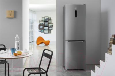 Холодильник с морозильником Indesit DF6201XR