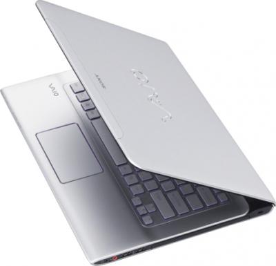 Ноутбук Sony VAIO SV-E14A3V2R/S - крышка