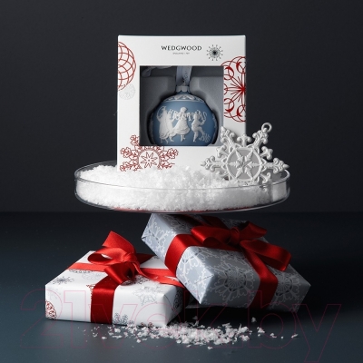 Елочная игрушка Wedgwood Christmas 2015 "Merry Christmas" - вид у упаковке
