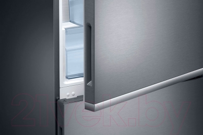 Холодильник с морозильником Samsung RB37K6221S4