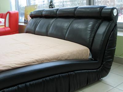 Двуспальная кровать Королевство сна W016 180x200 (черный) - в интерьере