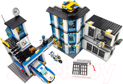 Конструктор Lego City Полицейский участок 60141