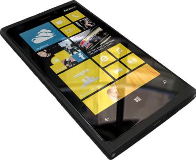 Смартфон Nokia Lumia 920 (Black) - лежа