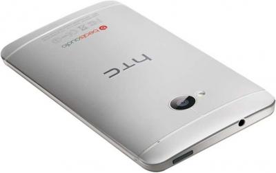 Смартфон HTC One Silver - вид лежа