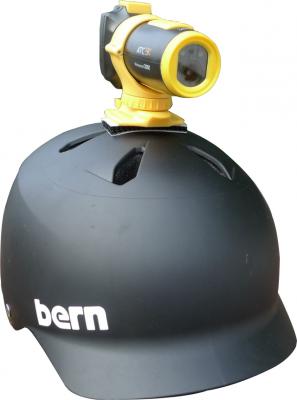 Экшн-камера Oregon Scientific ATC9K - крепление на шлеме