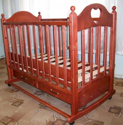 Детская кроватка РИО Джулия с сердечком (Вишня) - в интерьере