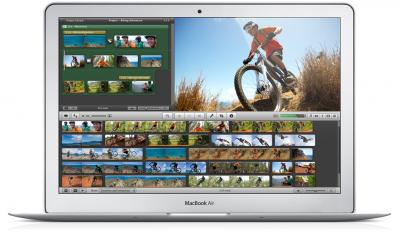 Ноутбук Apple MacBook Air 11" (MD711RS/A) - фронтальный вид