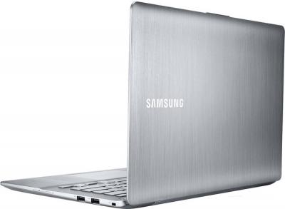 Ноутбук Samsung ATIV Book 7 (NP730U3E-K02RU) - вид сзади 