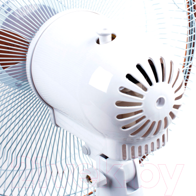 Вентилятор Endever Breeze-01 (белый/коричневый)