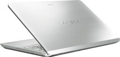 Ноутбук Sony Vaio SVF15A1S2RS - вид сзади 
