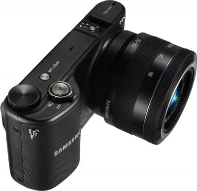 Беззеркальный фотоаппарат Samsung NX2000 (EV-NX2000BABRU) Black - общий вид