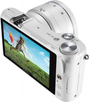 Беззеркальный фотоаппарат Samsung NX2000 (EV-NX2000BFWRU) White - общий вид