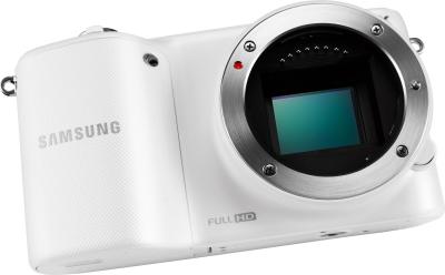 Беззеркальный фотоаппарат Samsung NX2000 (EV-NX2000BFWRU) White - вид без объектива