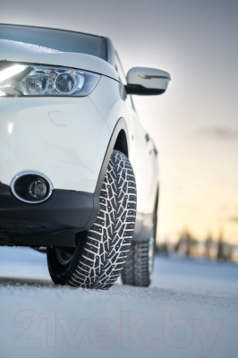 Зимняя шина Nokian Tyres Nordman 7 SUV 235/65R17 108T (шипы)