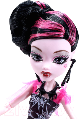 Кукла с аксессуарами Mattel Monster High Черная ковровая дорожка Дракулаура BDF22 / BDF23