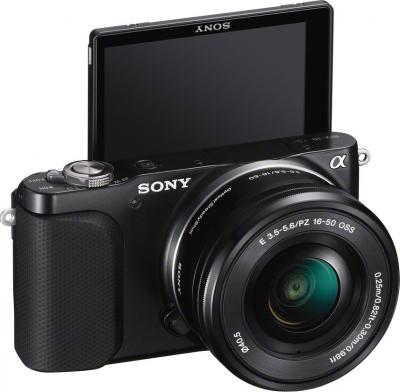 Беззеркальный фотоаппарат Sony NEX-3NL (Black) - общий вид с повернутым дисплеем