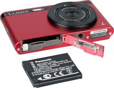 Компактный фотоаппарат Panasonic DMC-XS1EE-R (Red) - общий вид с аккумулятором