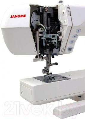 Швейная машина Janome DC4050 - рабочая зона, открытый механизм