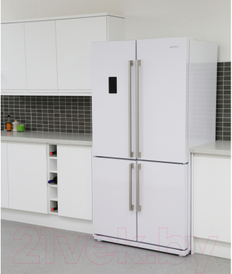 Холодильник с морозильником Smeg FQ60BPE