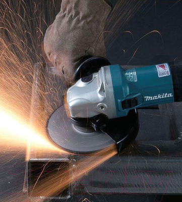 Профессиональная угловая шлифмашина Makita GA6040C